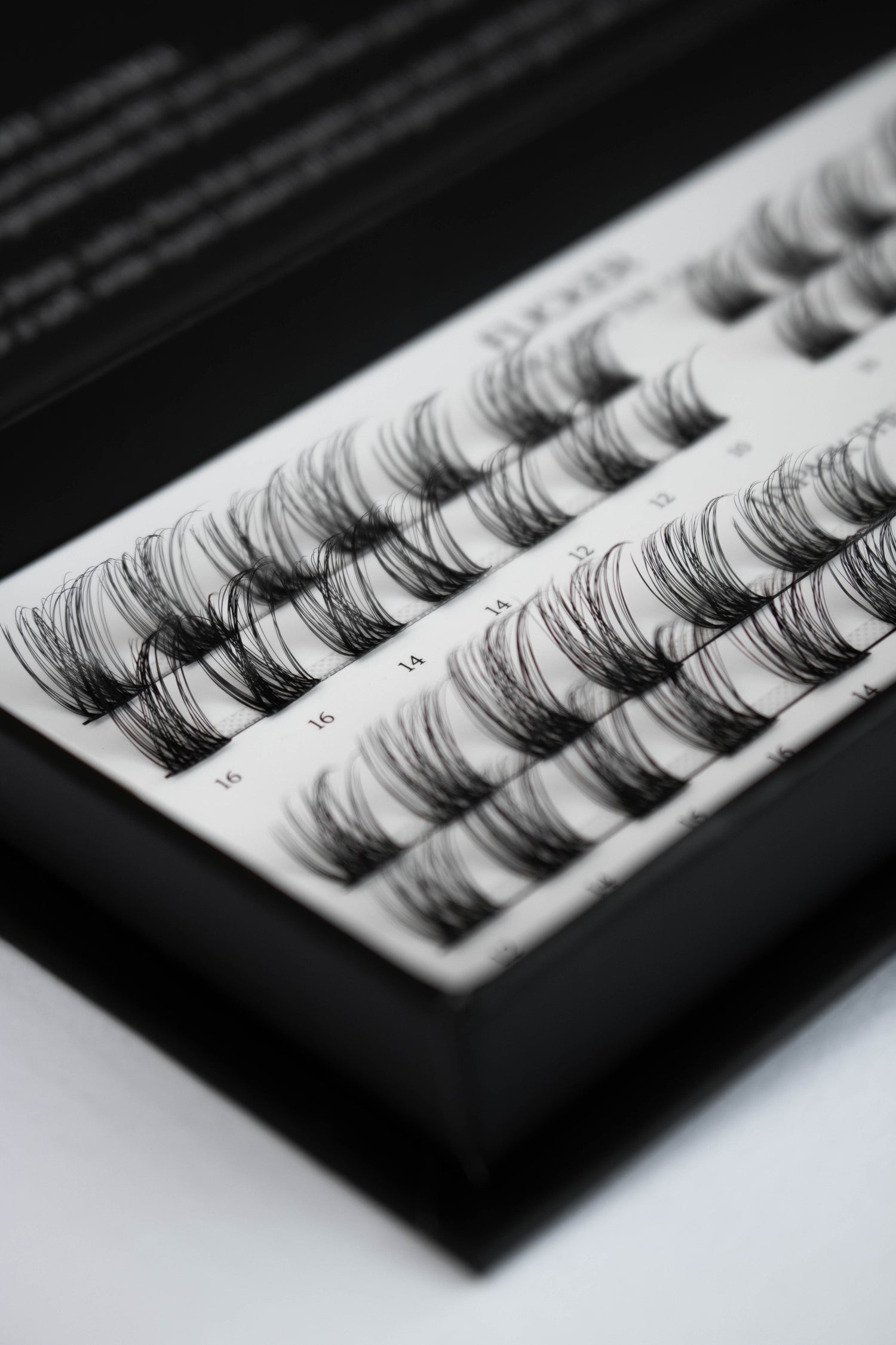 curved lash profile - feathered finish mimics natural lash curve and flutter