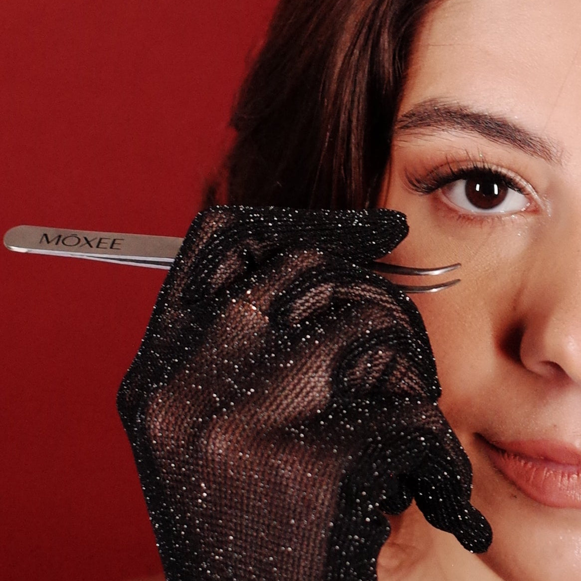 The Precision Wand – Curved Lash Applicator